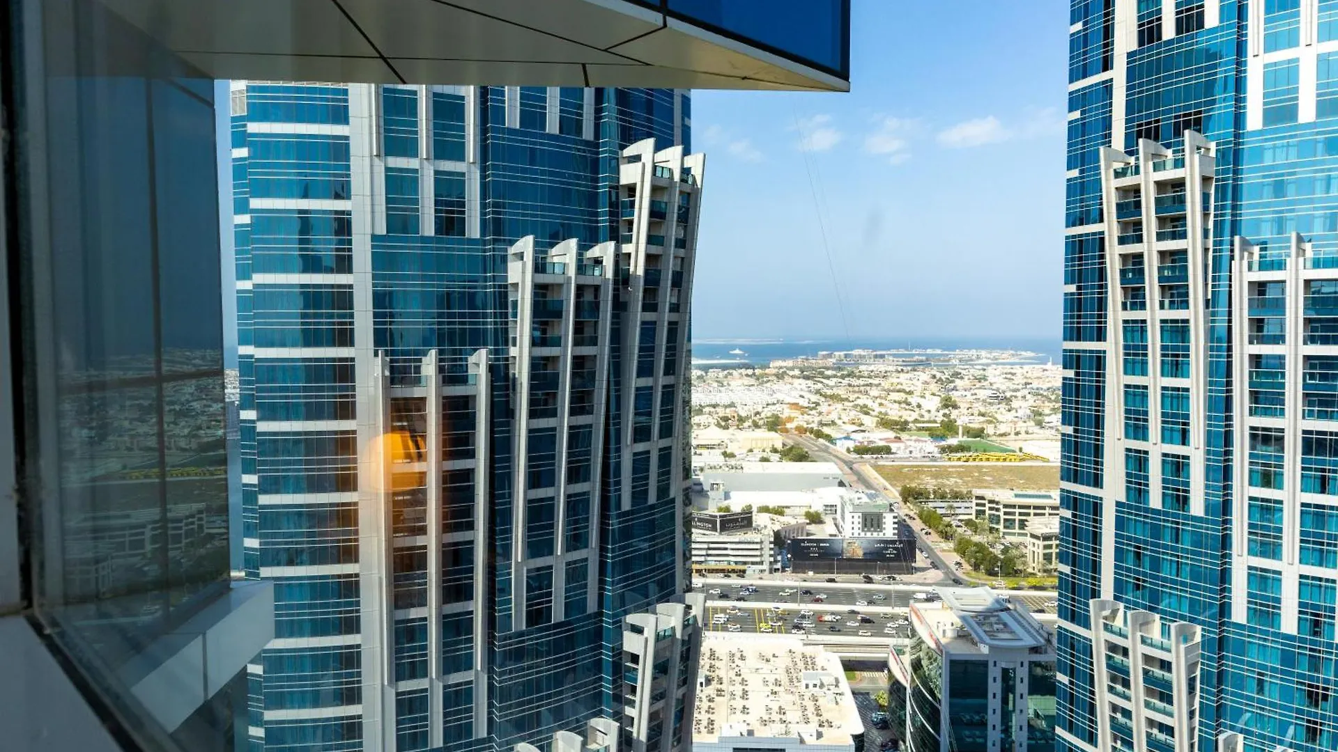 La Maison - The Court Tower Dubai Feriehus